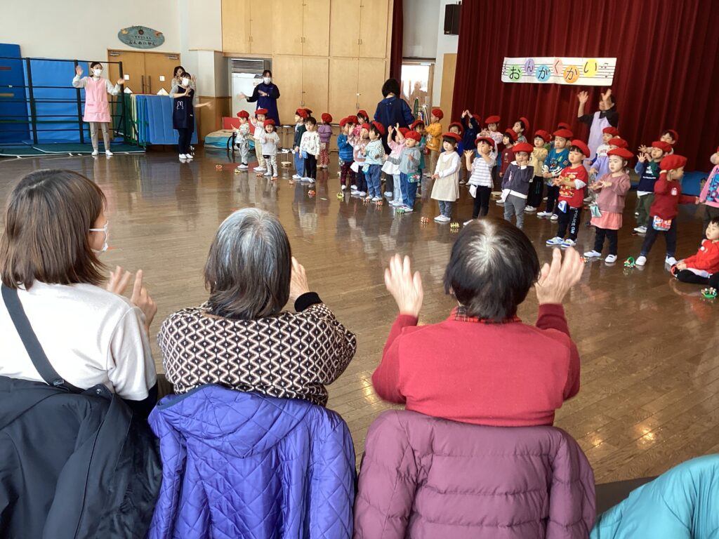 幼稚園のお遊戯会3