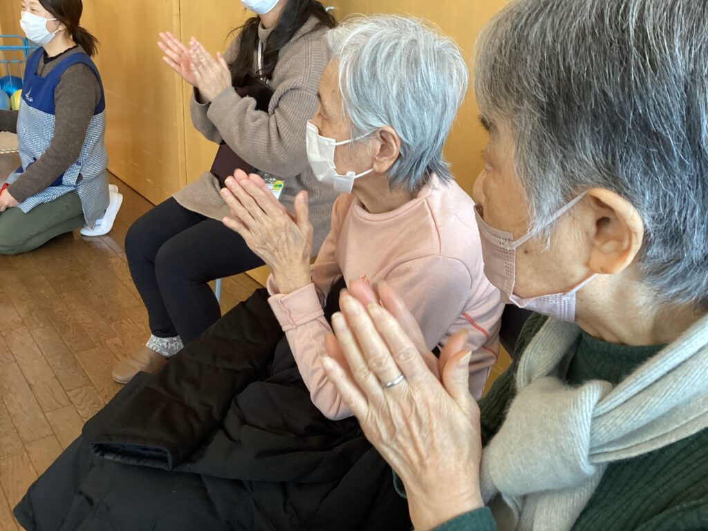 幼稚園のお遊戯会2