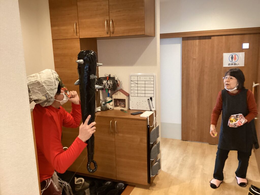 鬼が侵入